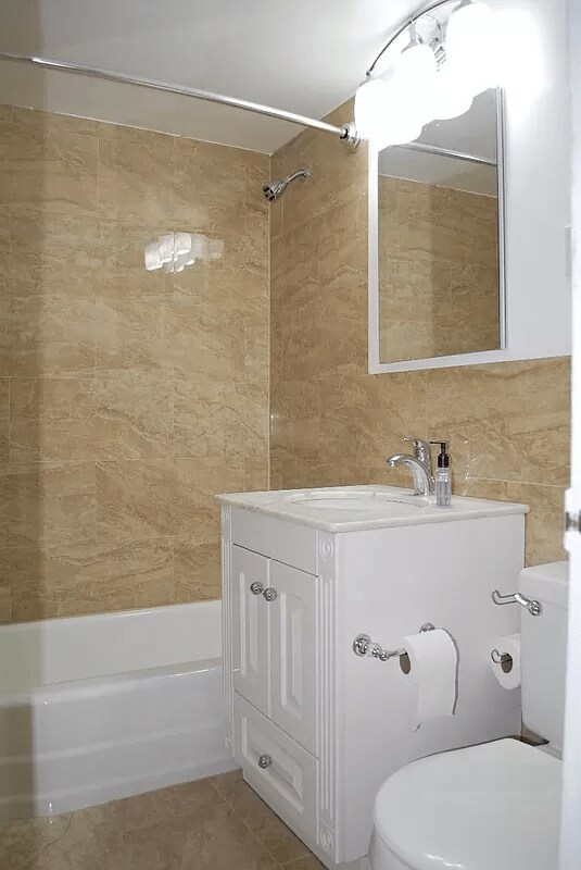 Bathroom - 139 E 33rd St