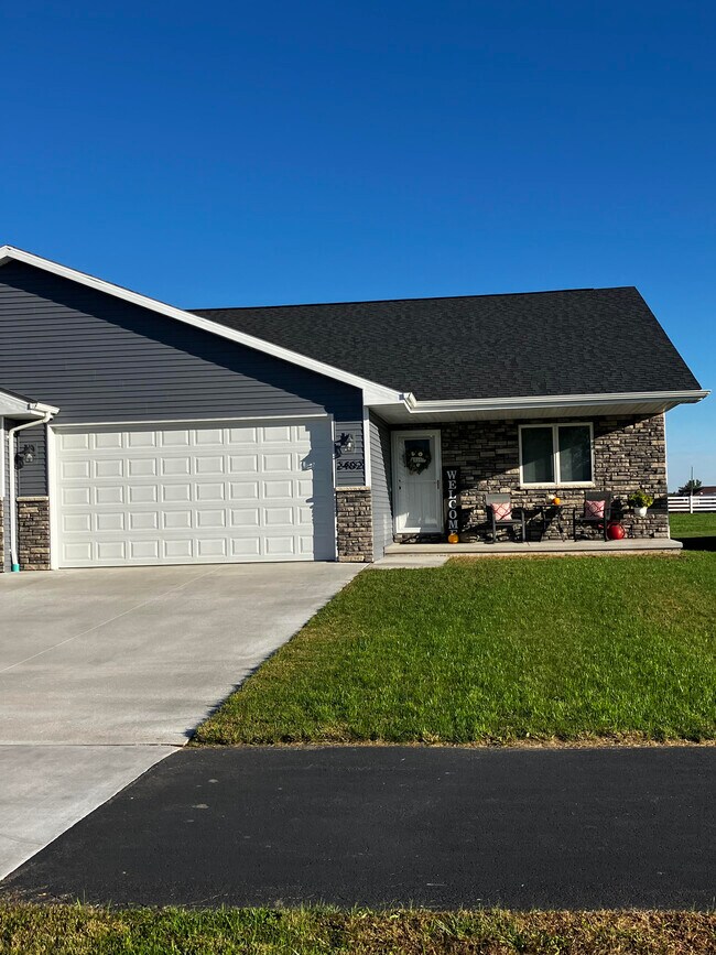 Primary Photo - 2402 Jacobsen Rd