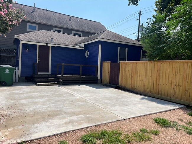 Building Photo - 5122 Larkin St