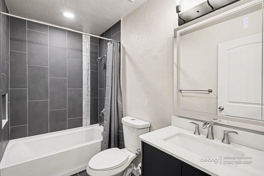 Building Photo - 1044 Coronado Pkwy S