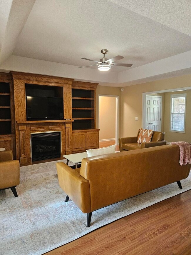 Building Photo - 2947 Sylvan Way
