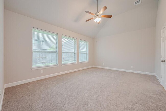 Building Photo - 5511 Highland Dr