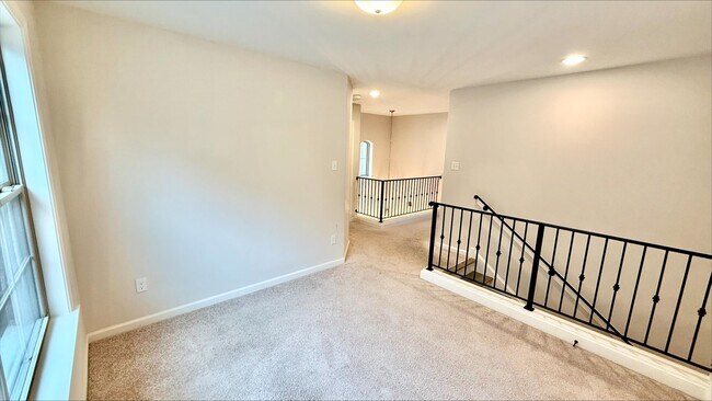 Building Photo - 10012 Adagio Cv