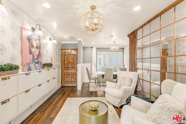 Building Photo - 14050 Magnolia Blvd