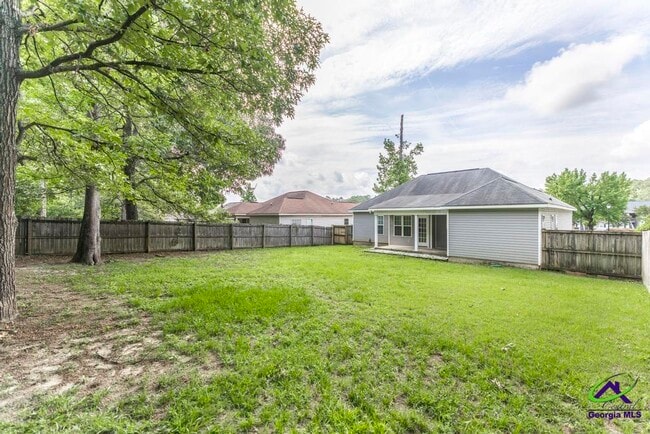 Building Photo - 510 Leisure Lake Dr