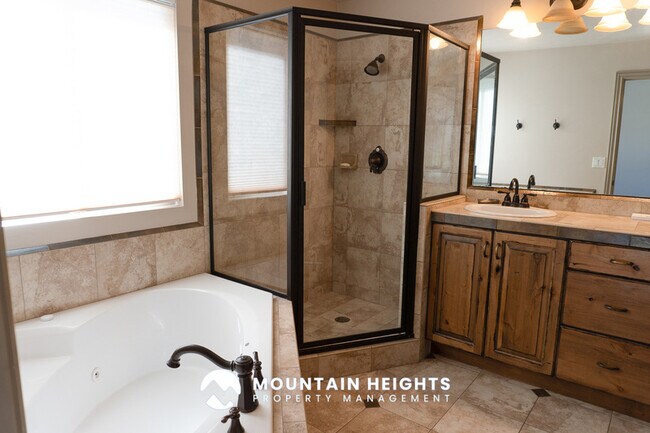 Building Photo - 4071 S Sandpiper Ln