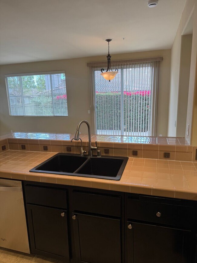 Building Photo - Beautiful 2 Bedroom/2 Bathroom + Bonus Room in Gated Community