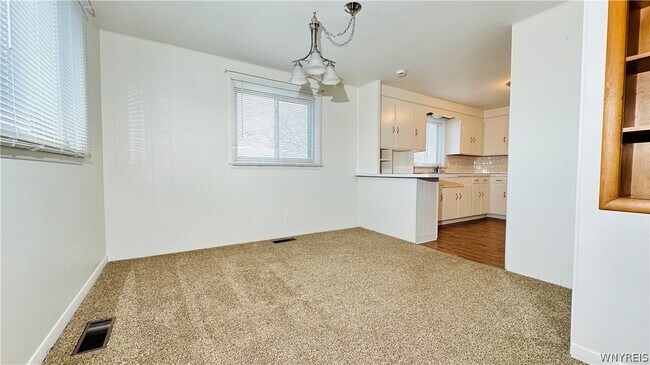 Building Photo - 954 Brighton Rd