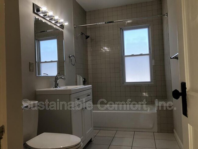 Building Photo - 26 Sterling St