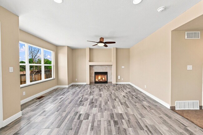 Building Photo - $2,395.95, 4 bed, 3.5 bath located in Colorado Springs with Central AC.