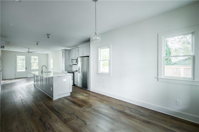 Building Photo - 188 La France Walk