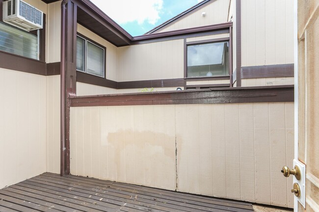 Building Photo - 98-1070-1070 Komo Mai Dr