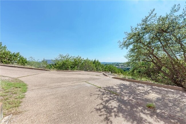 Building Photo - 3206 Constitution Dr