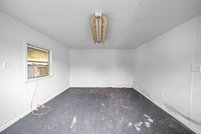 Building Photo - 11823 S Willow Cir