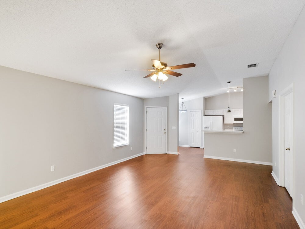 Building Photo - 1953 Longneedle Lane