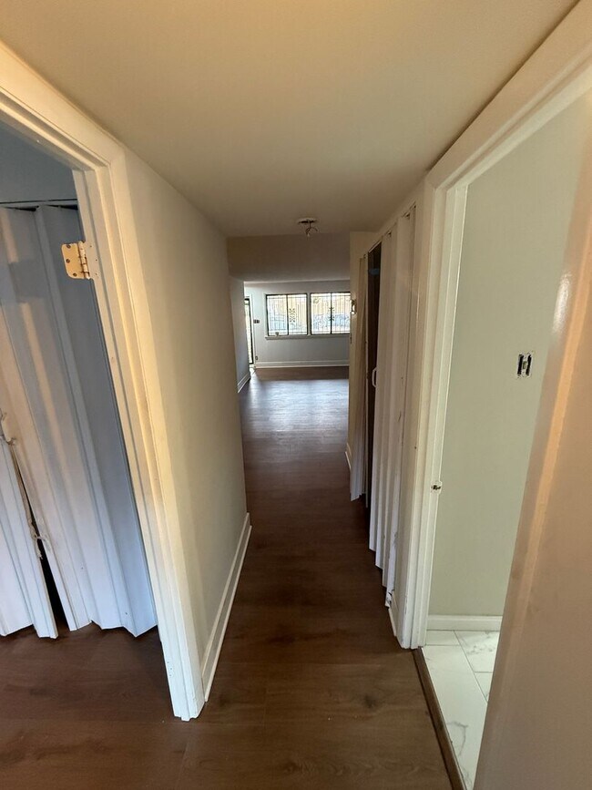 Building Photo - Cozy 2BD 1BTH beautifully updated condo in Suitland ready for move in