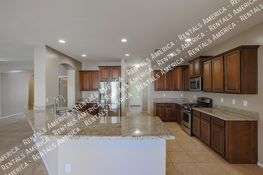 Building Photo - 2954 E Coconino Dr