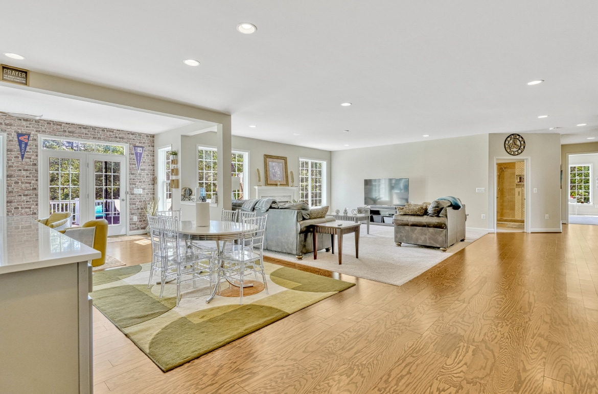 View of breakfast room and family living room - 15514 Compton Rd