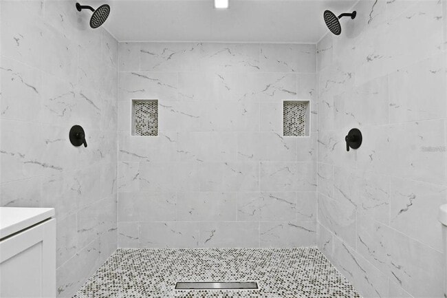 Building Photo - 112 Hillcrest Dr