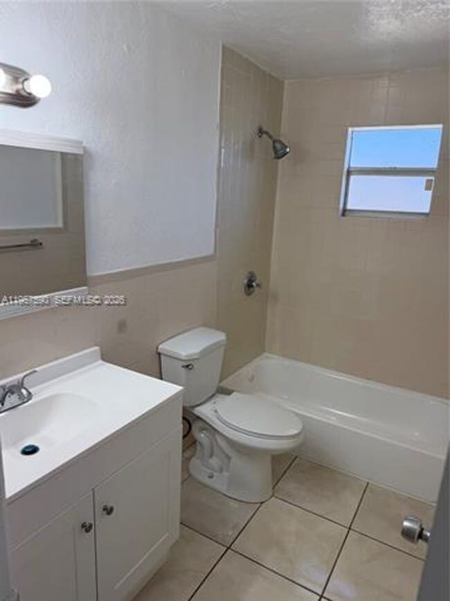 Building Photo - 2287 NW 33rd St