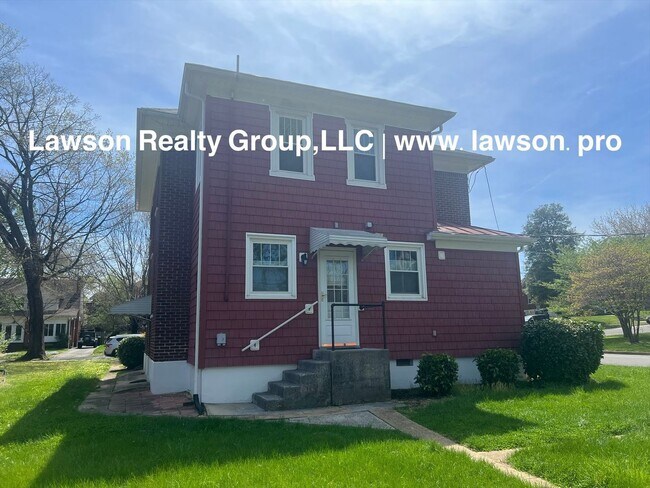 Building Photo - 1733 Maiden Ln SW