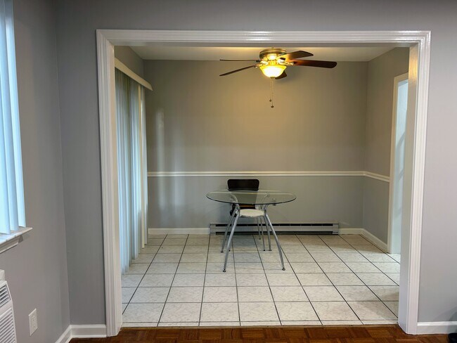 Building Photo - 164 Kennedy Dr