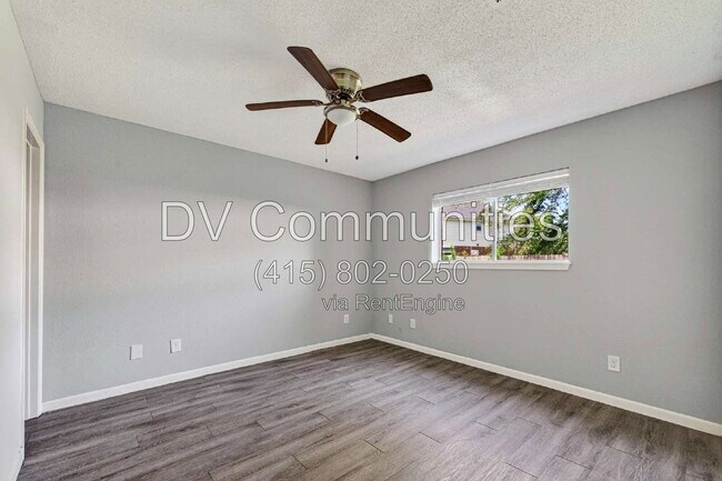 Building Photo - 16835 S Lighthouse Dr