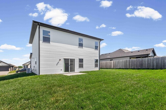 Building Photo - 3400 Naples Dr