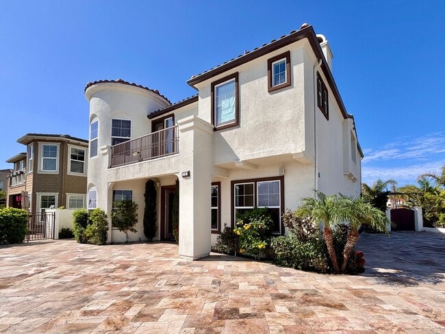 Building Photo - Boat Dock Home | Gated Community | Oxnard ...