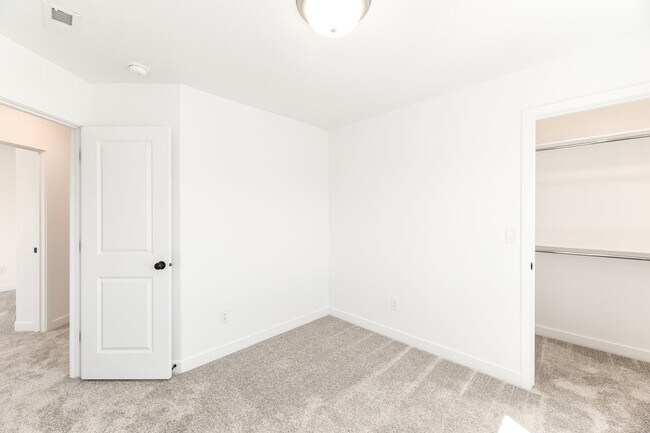 Building Photo - 4198 W Gooseneck Ct