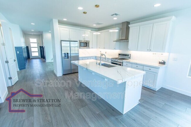 Building Photo - 4065 S Marin Dr