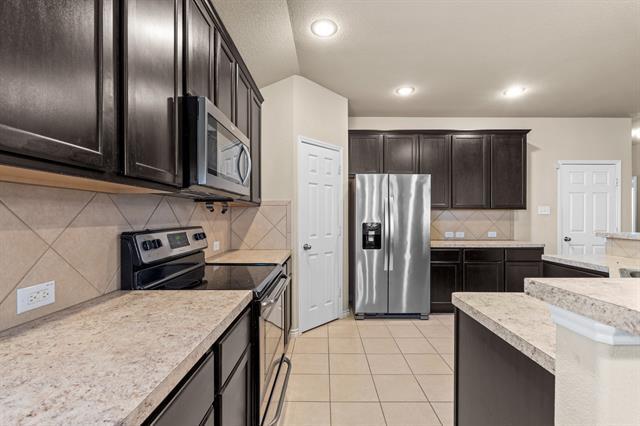 Building Photo - 8613 Vista Royale Dr