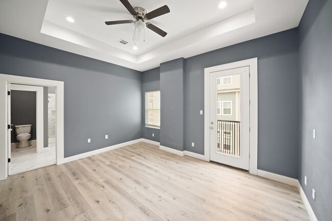 Building Photo - 2110 Oatfield Dr