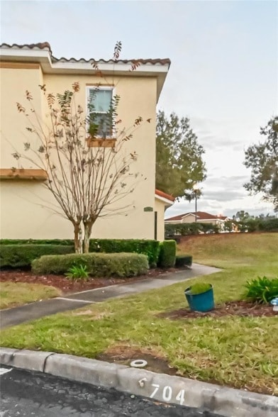 Building Photo - 704 Monroe Cir