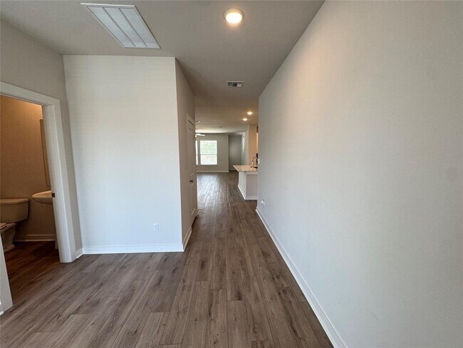 Building Photo - 112 Corn Ln