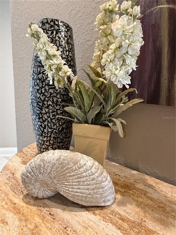 Building Photo - 6025 Sun Blvd