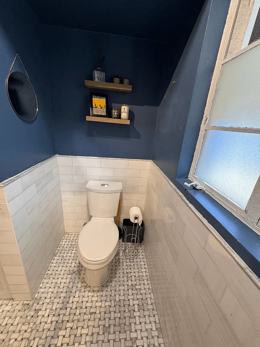 hall bathroom - 2010 N 16th Ave