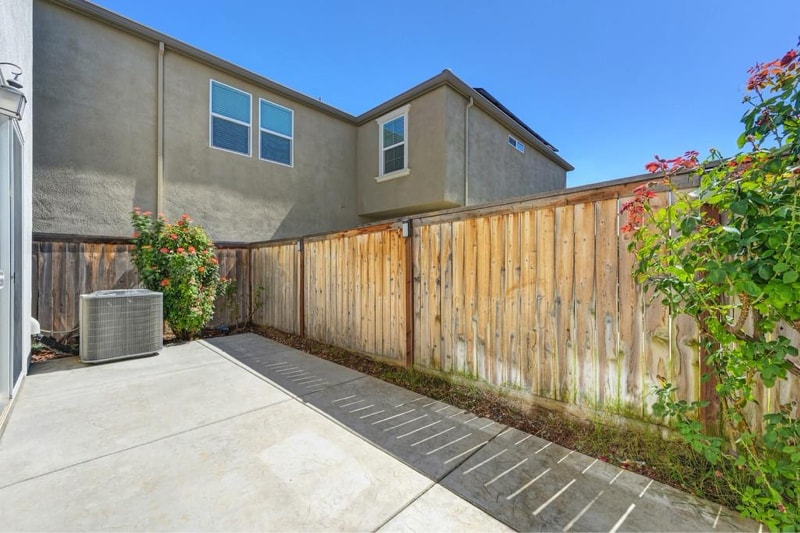 Building Photo - 4600 Ocean Ln