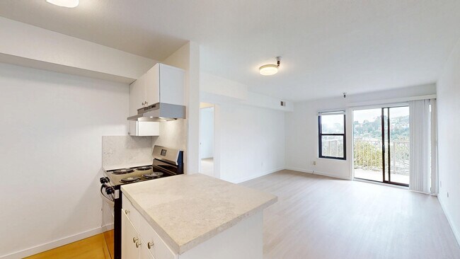 Building Photo - 2037 Castro St