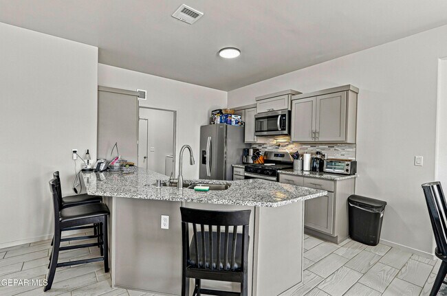 Building Photo - 13420 Highworth Dr