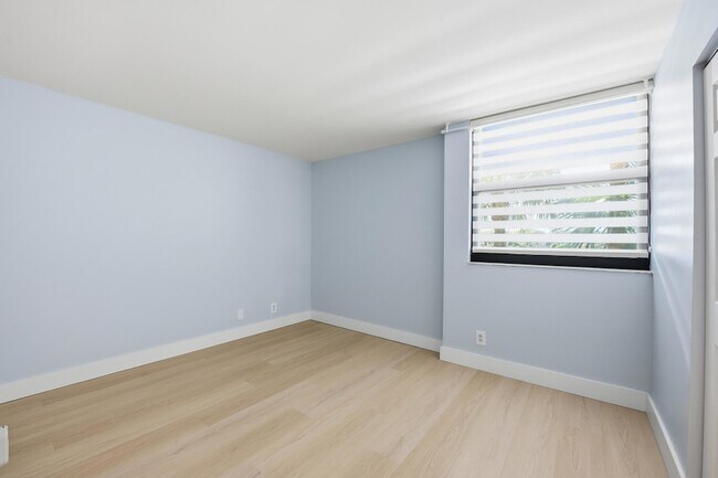 Building Photo - 2070 Homewood Blvd