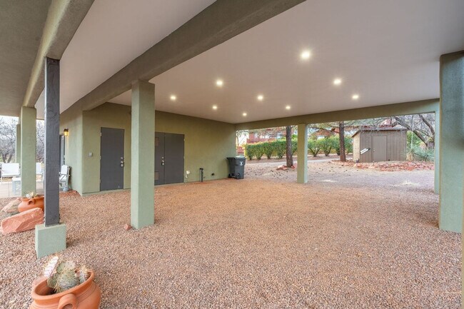 Building Photo - 60 Moondance Ln