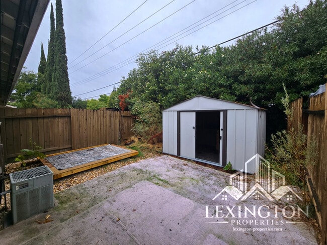 Building Photo - Gorgeous, 2BD/1BA, Condo in the Villaggio Community off Madison Ave. and Auburn Blvd.!