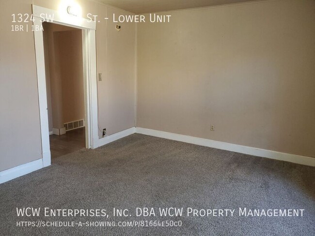 Building Photo - Nice, affordable 1BR lower level half duplex