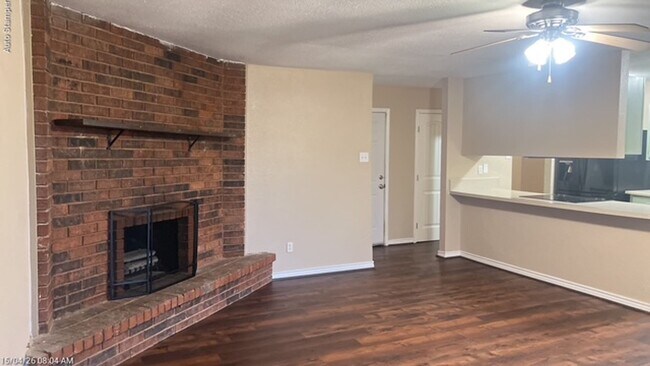 Building Photo - 800 Fort Worth St