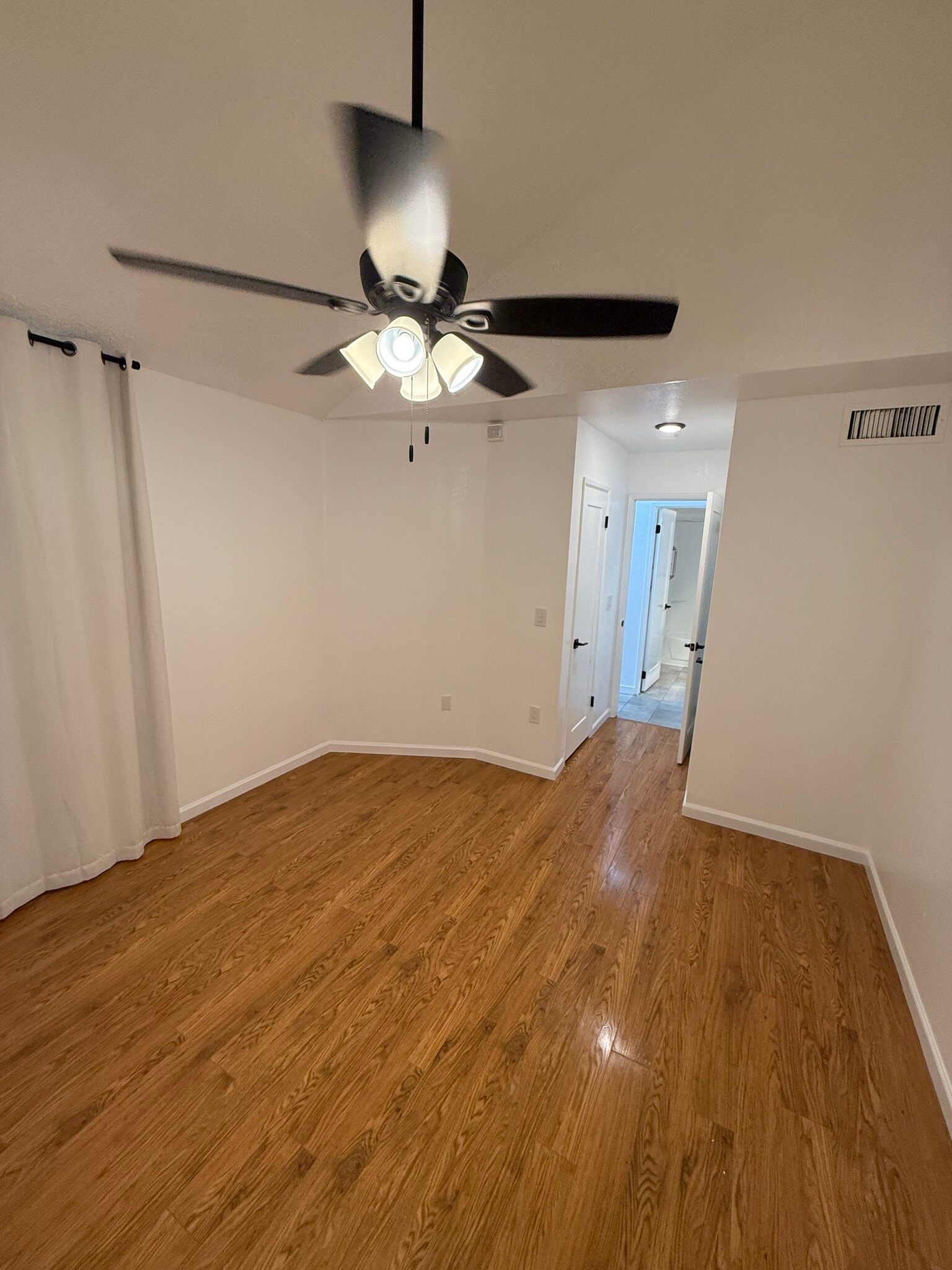 Building Photo - 602 N May