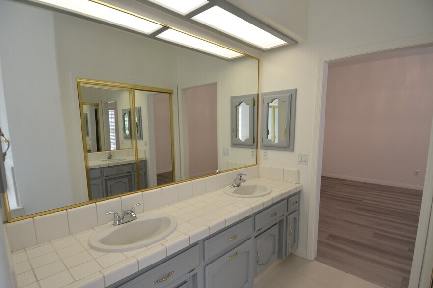 Building Photo - 5115 Snowdrift Ct