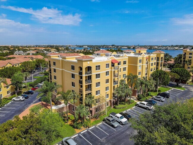 Building Photo - 1000 Scotia Dr