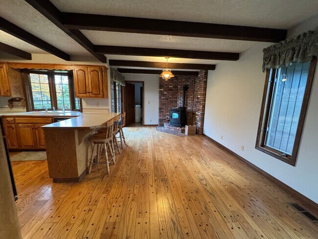 Building Photo - 21635 SW Elwert Rd