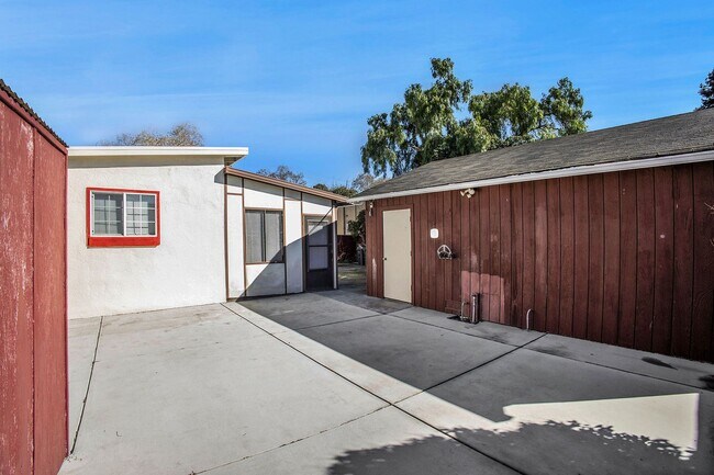 Building Photo - 60 Maitland Dr